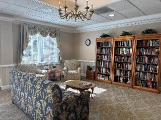 Oak Knoll Rehabilitation and Healthcare Center - photo 4