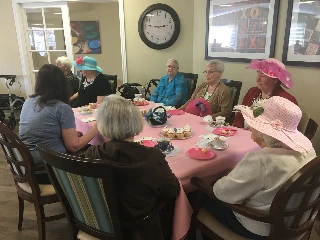 Court at Laurelwood Retirement Residence - photo 3