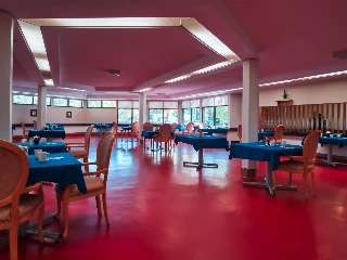 Extendicare Maples Long-Term Care Home - photo 2