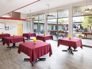 Oakwood Gardens Care Center - photo 4