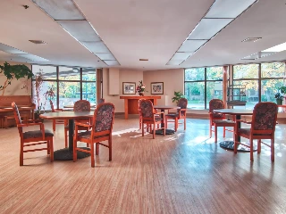 Extendicare Maples Long-Term Care Home - photo 4