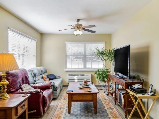 Chisholm Court - photo 3