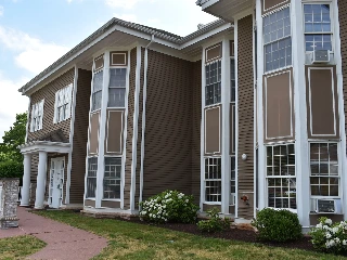 Autumn Lake Healthcare at West Hartford (The Reservoir) - photo 5