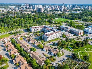 Luther Village on the Park - photo 4