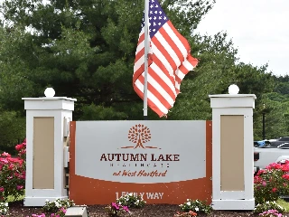 Autumn Lake Healthcare at West Hartford (The Reservoir) - photo 2