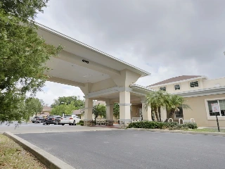 Plaza Health and Rehab Center - photo 2