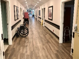 La Casa Via Transitional Care Center - photo 2