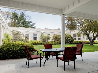 Autumn Lake Healthcare at Bucks Hill - photo 4