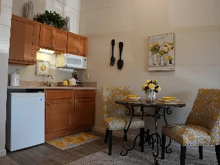 Allisonville Meadows Assisted Living - photo 3