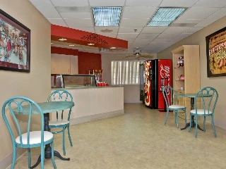 Life Care Center of Wichita - photo 4