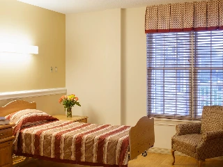 Autumn Lake Healthcare at West Hartford (The Reservoir) - photo 3