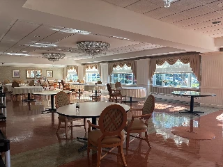 Oak Knoll Rehabilitation and Healthcare Center - photo 3