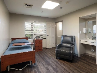 Bradford Village Healthcare Center - photo 4