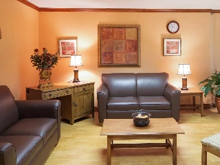 Autumn Lake Healthcare at Glen Hill - photo 5