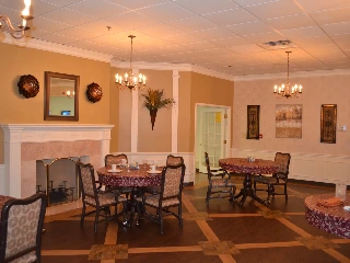 Holland Lake Rehabilitation and Wellness Center - photo 4