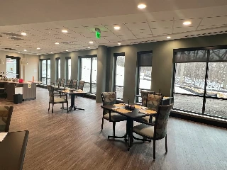 Hebron Oaks Skilled Nursing & Rehabilitation Center - photo 4