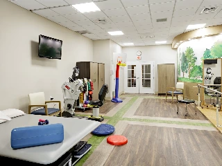 Autumn Lake Healthcare at Bucks Hill - photo 3